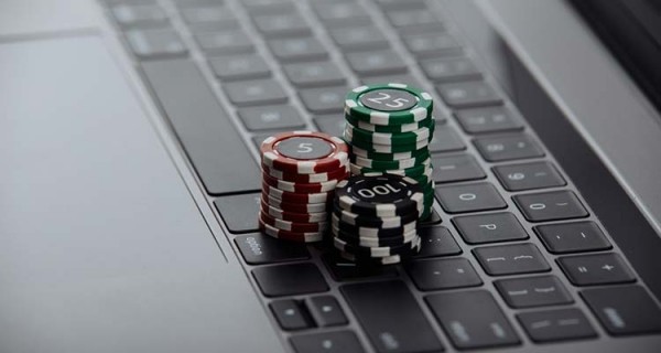 Современный покер-рум должен быть мультизадачным: представители Red Star Poker