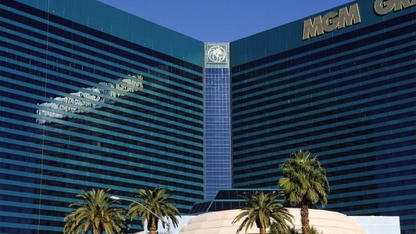 Американский оператор казино MGM Resorts уволит 18 тыс. сотрудников
