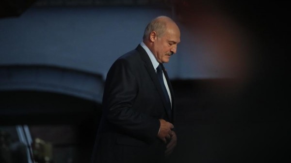 Лукашенко вылетел в Сочи на переговоры с Путиным
