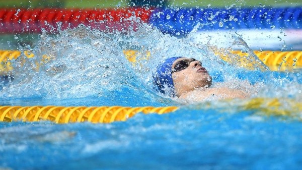 Российский пловец Рылов победил на дистанции 200 м на спине на чемпионате Европы
