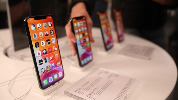 Поставки iPhone в РФ приблизились к историческому максимуму
