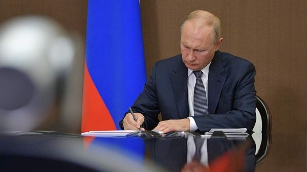 Путин подписал указ о награждении работавших на шахте «Листвяжная» спасателей
